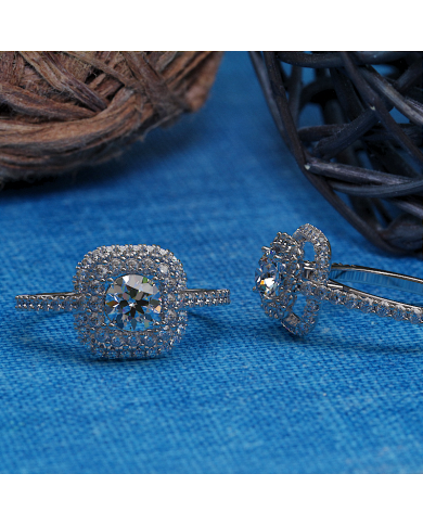 0.97ct Brilliant Diamond Gold Engagement Ring - 01US90